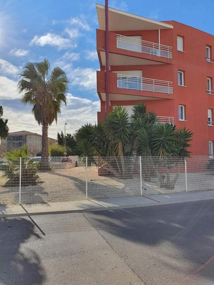 Logement Entier, Calme, Hyper Equipe Saint-Laurent-de-la-Salanque Extérieur photo