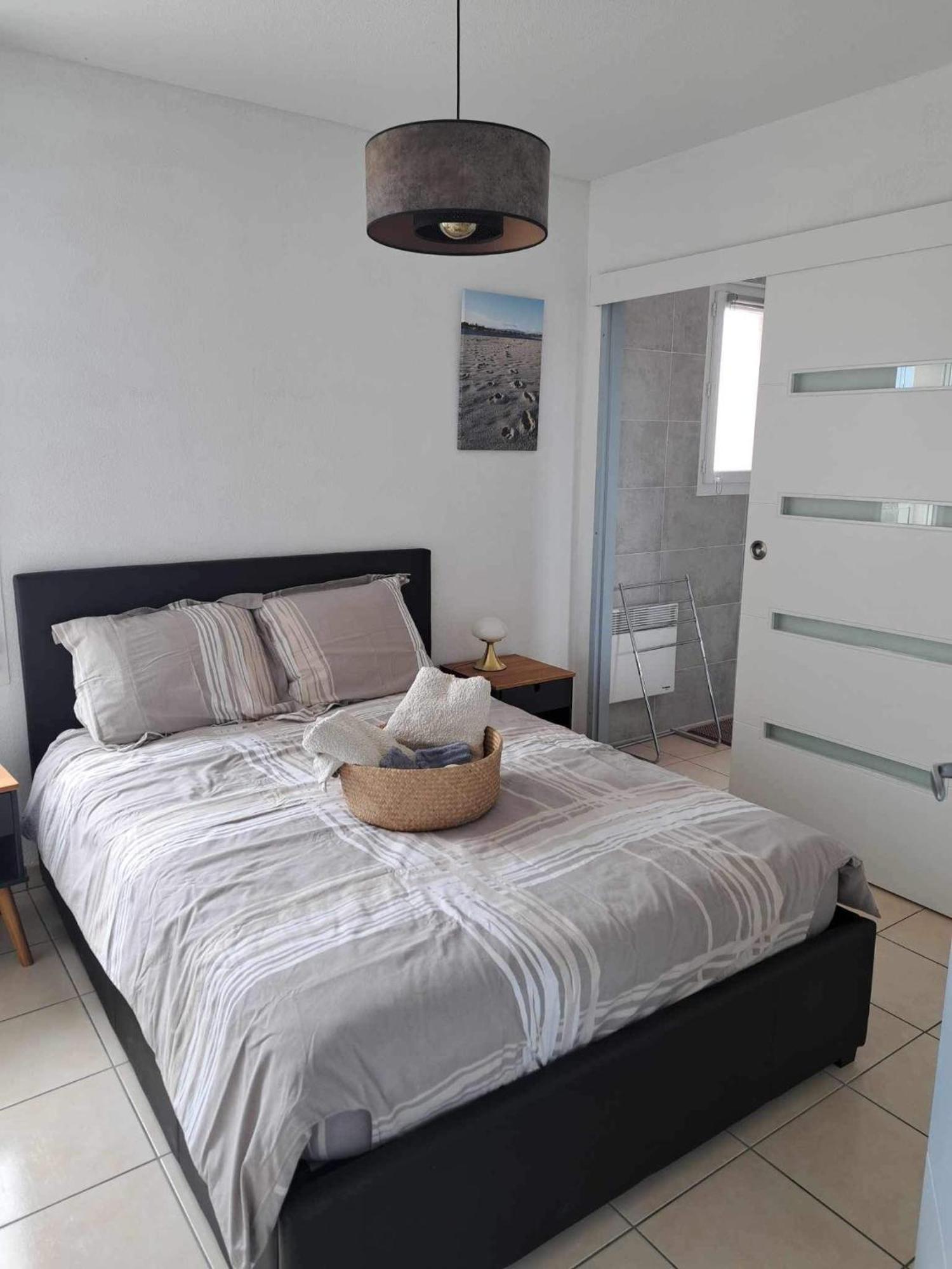 Logement Entier, Calme, Hyper Equipe Saint-Laurent-de-la-Salanque Extérieur photo